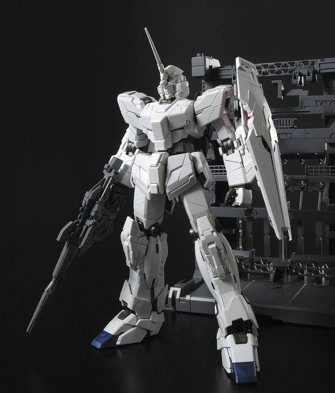 Gundam 1/100 MG Unicorn Gundam HD Color + MS Cage Model Kit