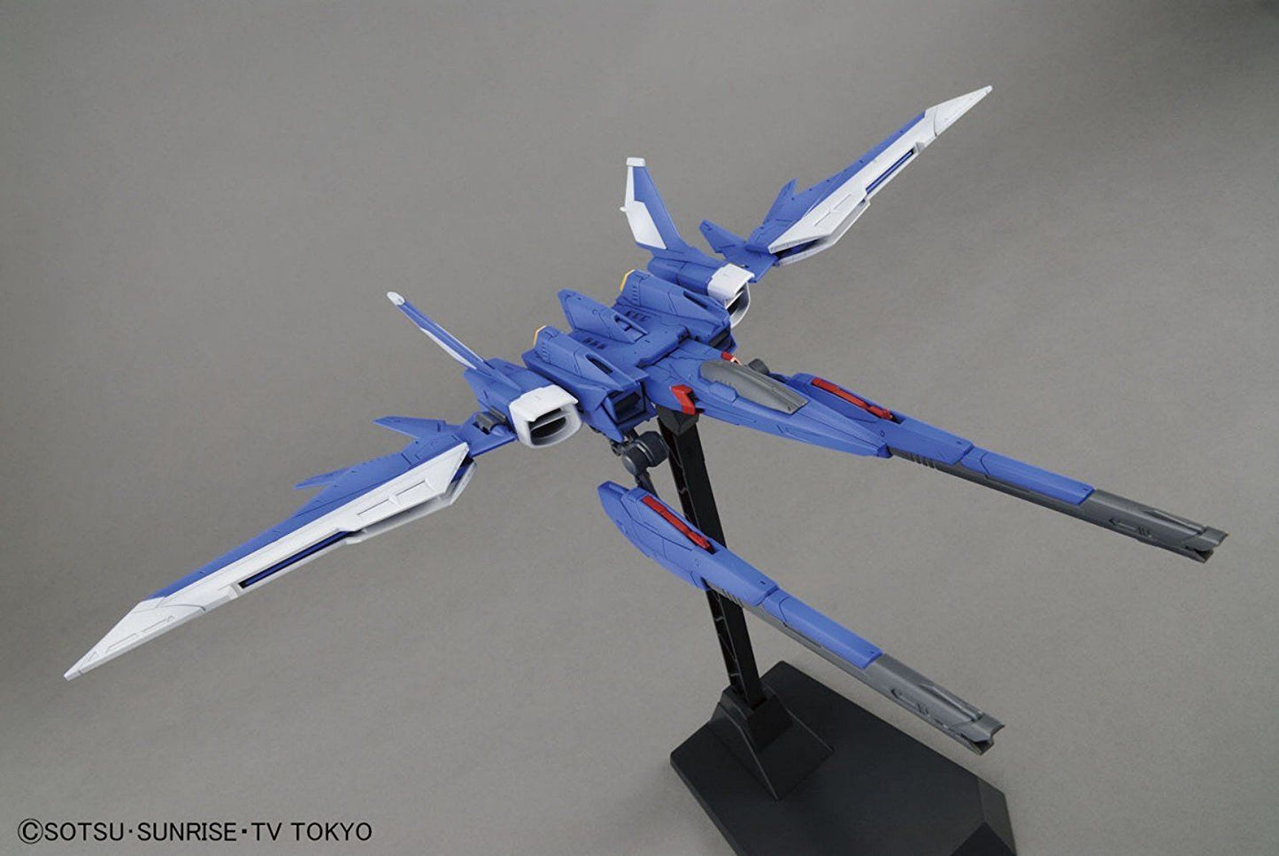 Gundam 1/100 MG Build Fighters GAT-X105B/FP Build Strike Gundam Full Package Model Kit