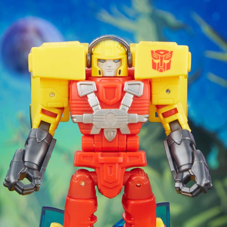 Transformers Generations Legacy Evolution Deluxe Class Armada Universe Hot Shot Action Figure